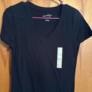 Black universal thread t-shirt new with tags